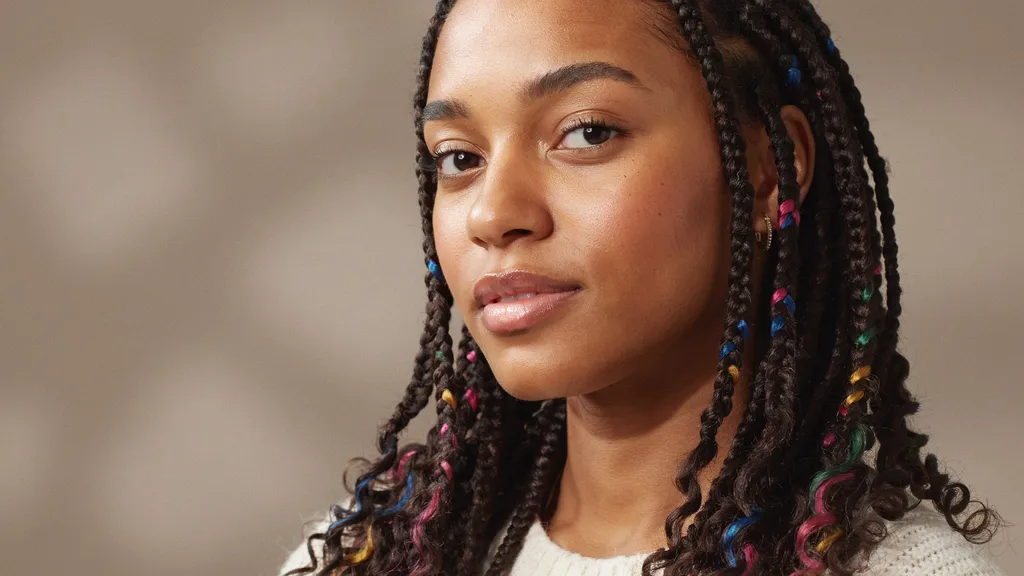 Peekaboo Knotless Braids With Curly Ends