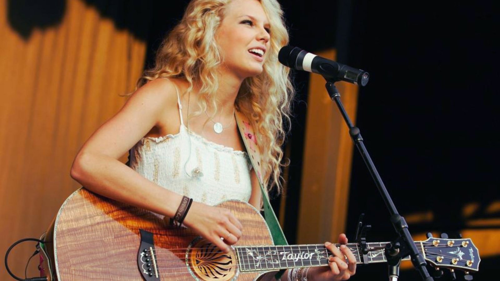 Why Debut Era Outfits Are Easy to Recreate