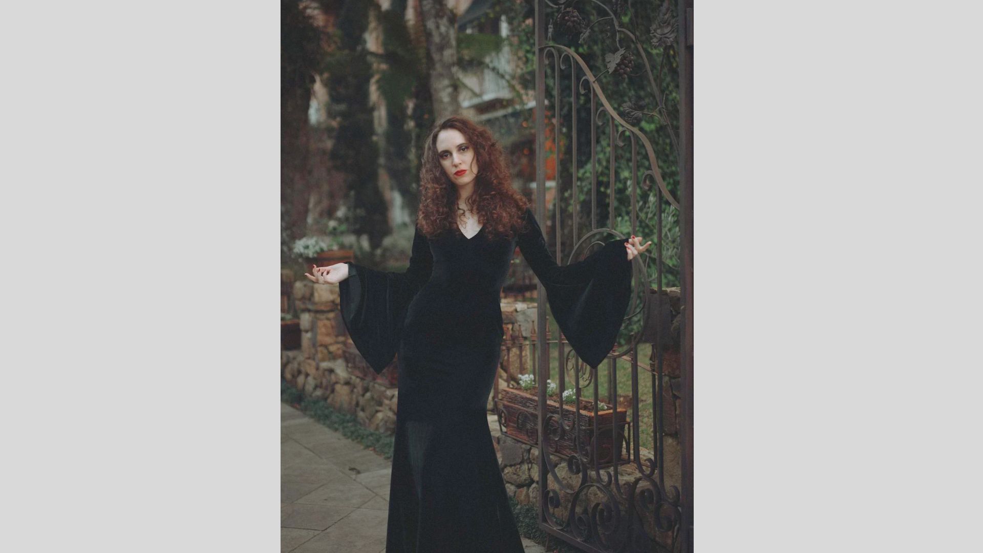 Classic Ghost Concert Outfits
