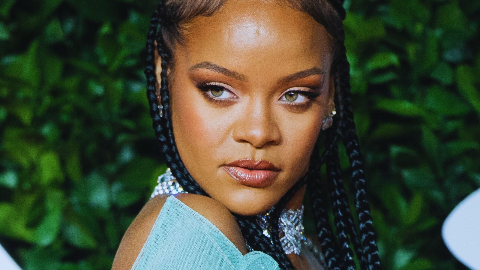 What Does Rihanna Smell Like