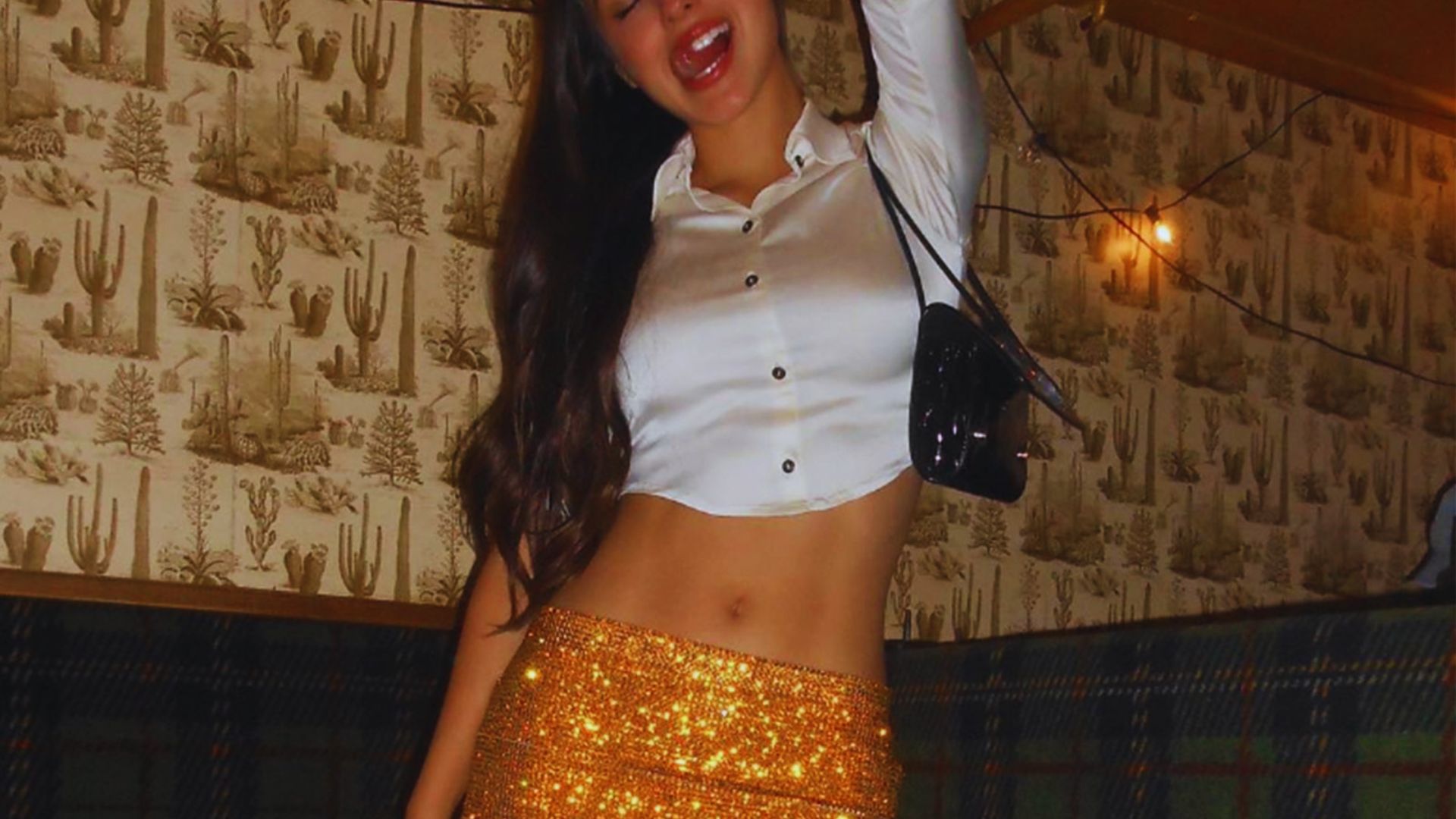Song-Inspired Fan Outfits
