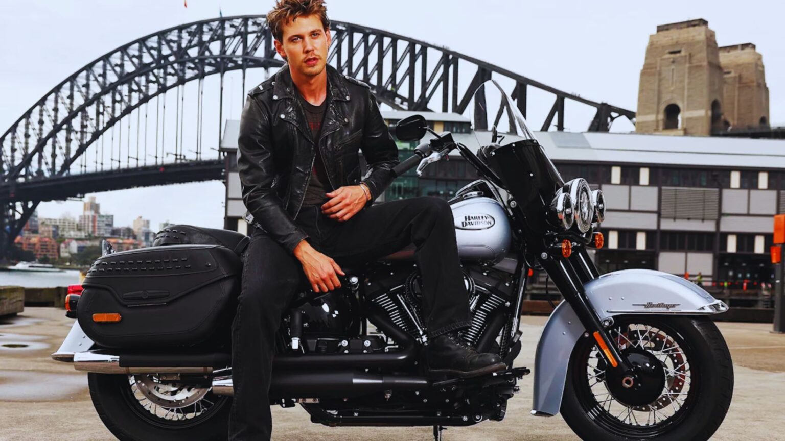 Austin Butler Style: Vintage to Street Looks - HiddlesFashion