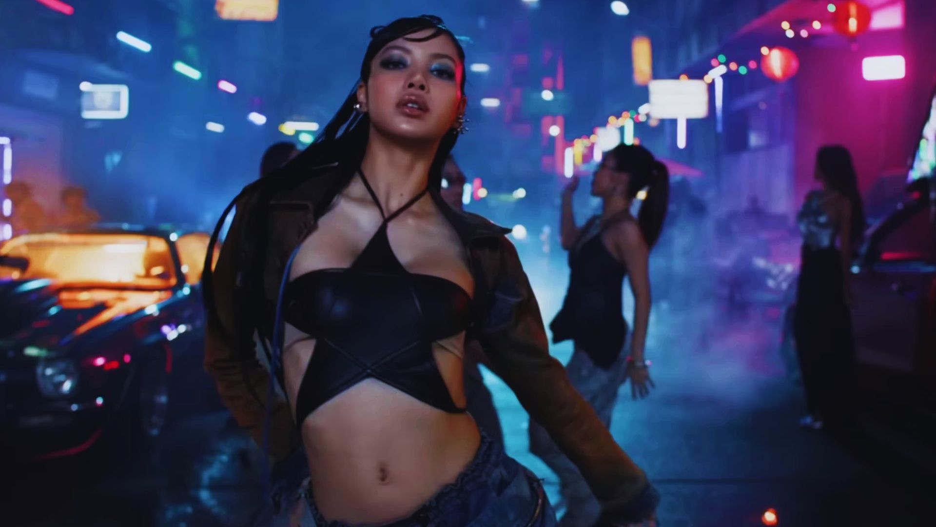 1. Rockstar MV Neon Street Look