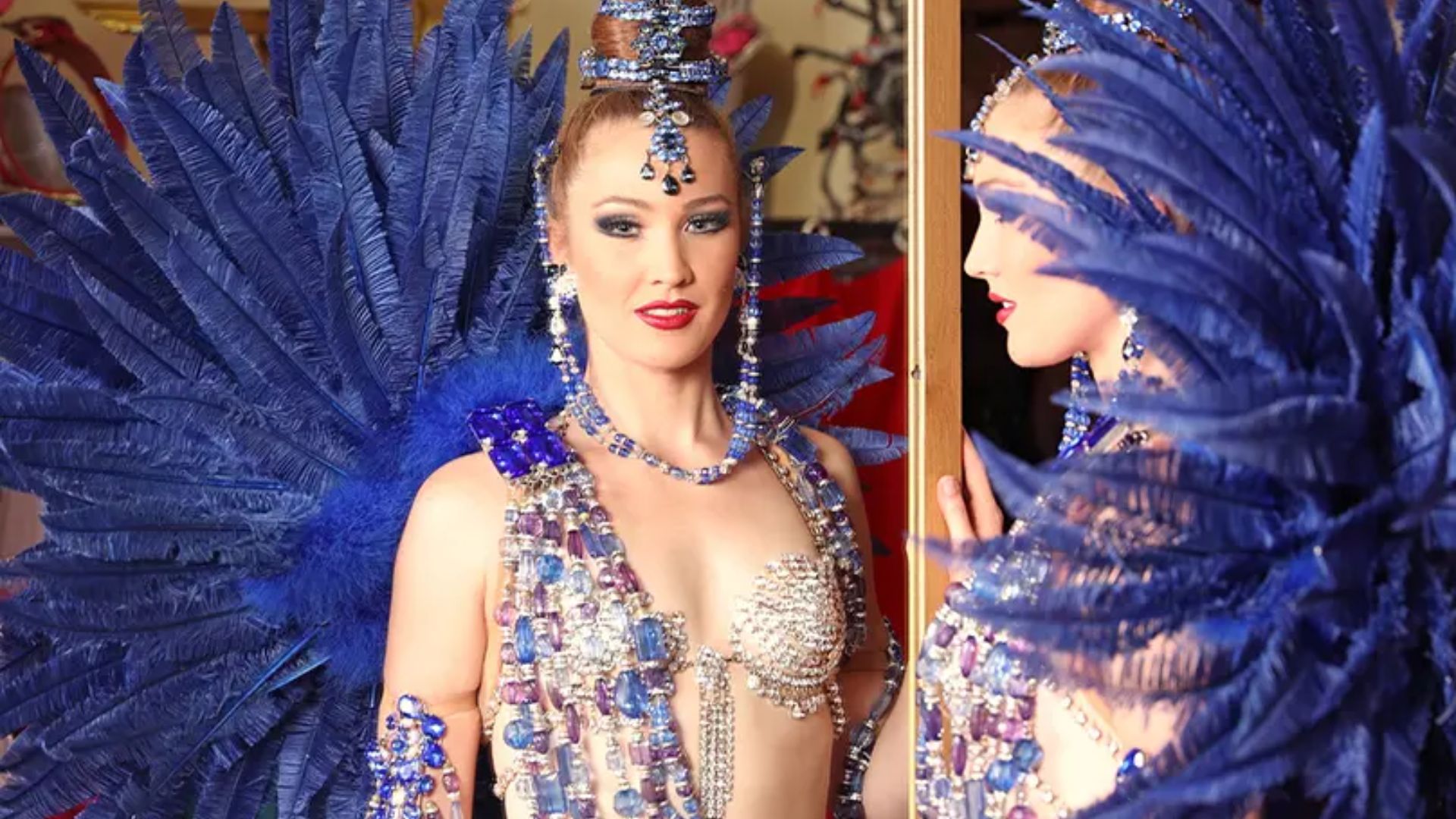 How to Shop for Moulin Rouge Outfits?