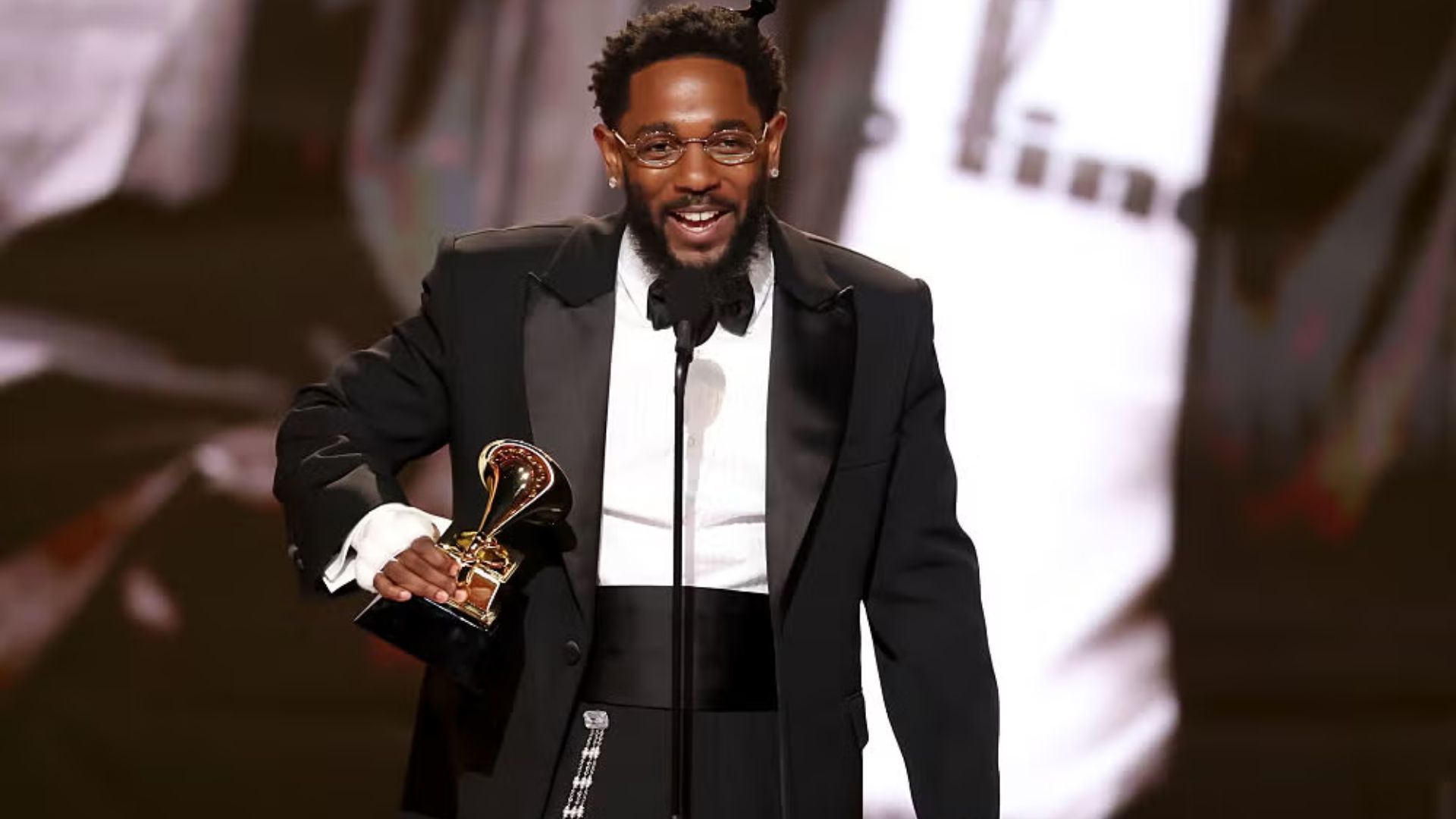 Long Black Coat at the Grammys