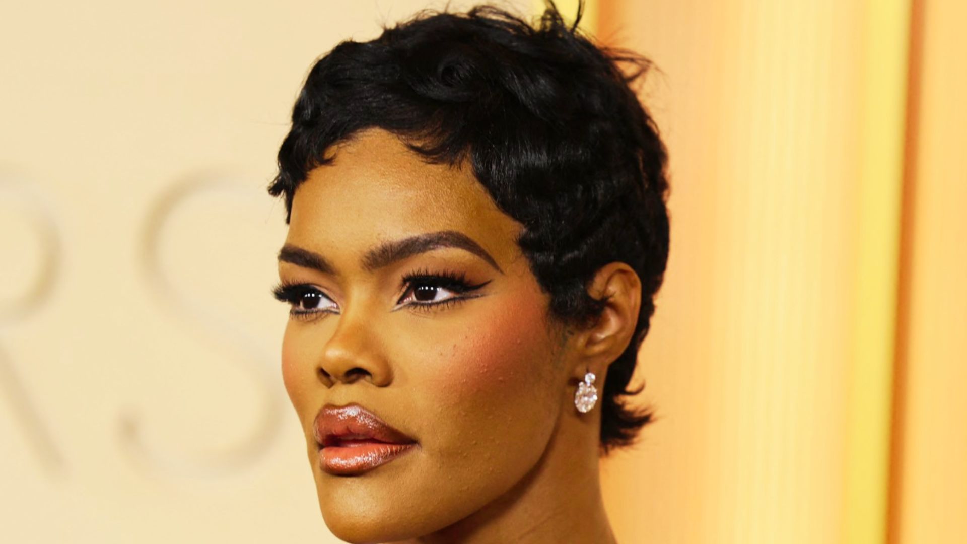 image showing pixie cut on Teyana Taylor.